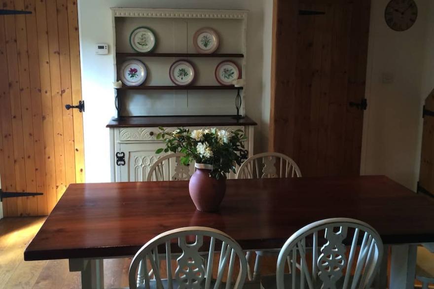 Smart barn conversion,  great location, easy access to beaches, moors & Cornwall
