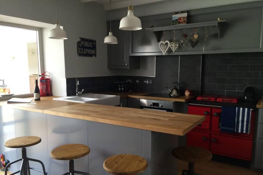 Luxury accommodation and Pet Friendly in the heart of Cornwall.