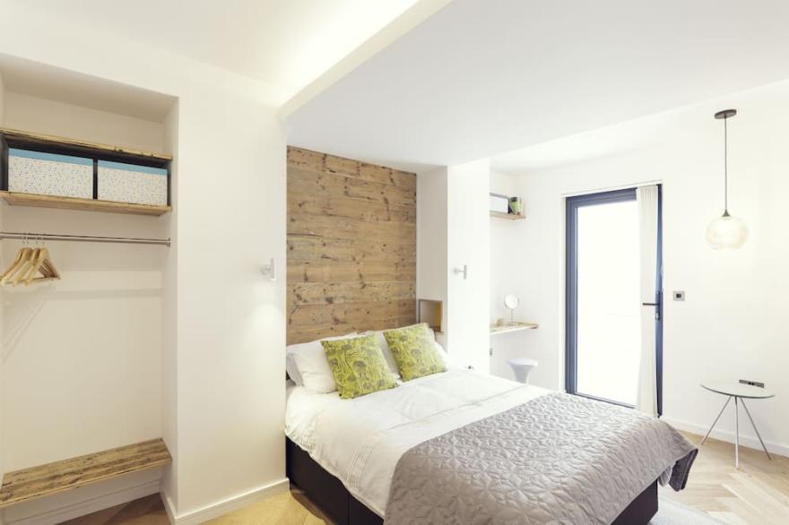 Hot tub, Sauna, Fantastic Location, Sleeps16