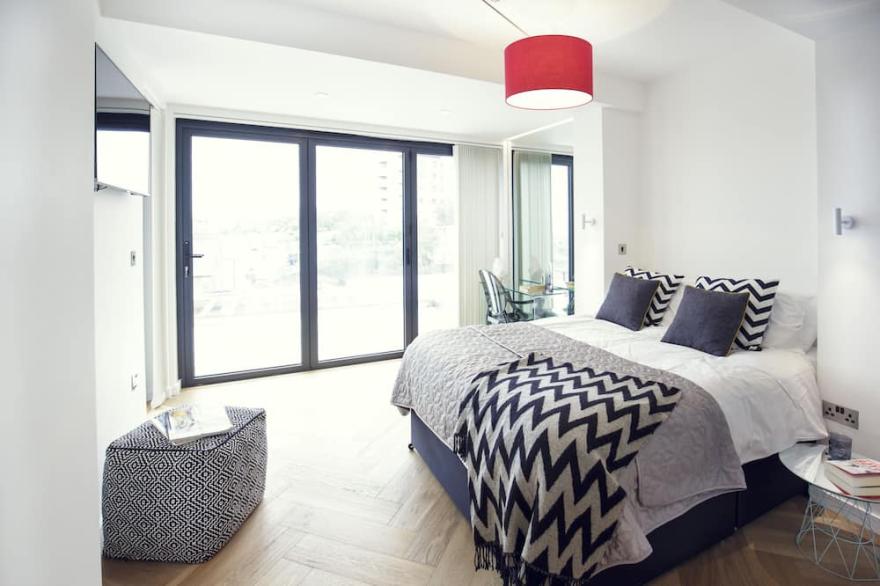 Hot tub, Sauna, Fantastic Location, Sleeps16