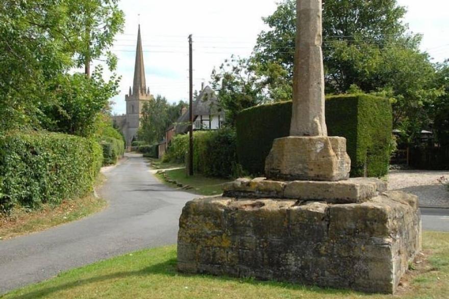 Holly Cottage ,Cotswold  Hideaway on the edge of Broadway,