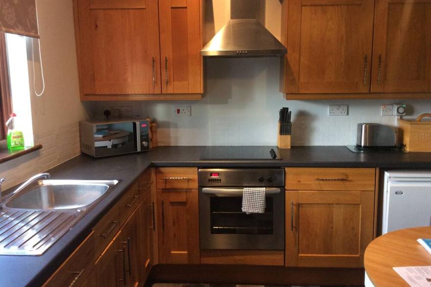 Ivy Barn Sleeps 4 with hot tub (2 Bedrooms)