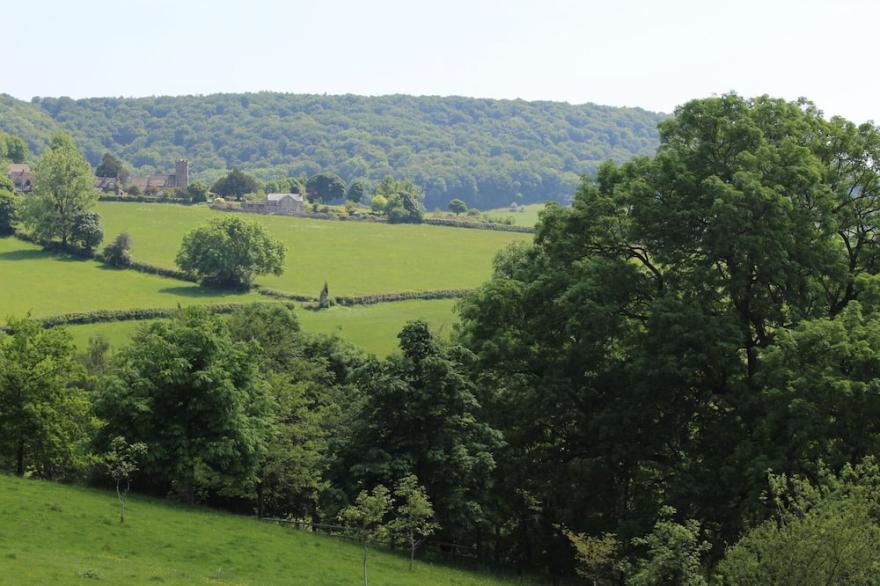 Tranquil Luxury Barn, panoramic views, newly refurbished -  organic farm (2A2C)