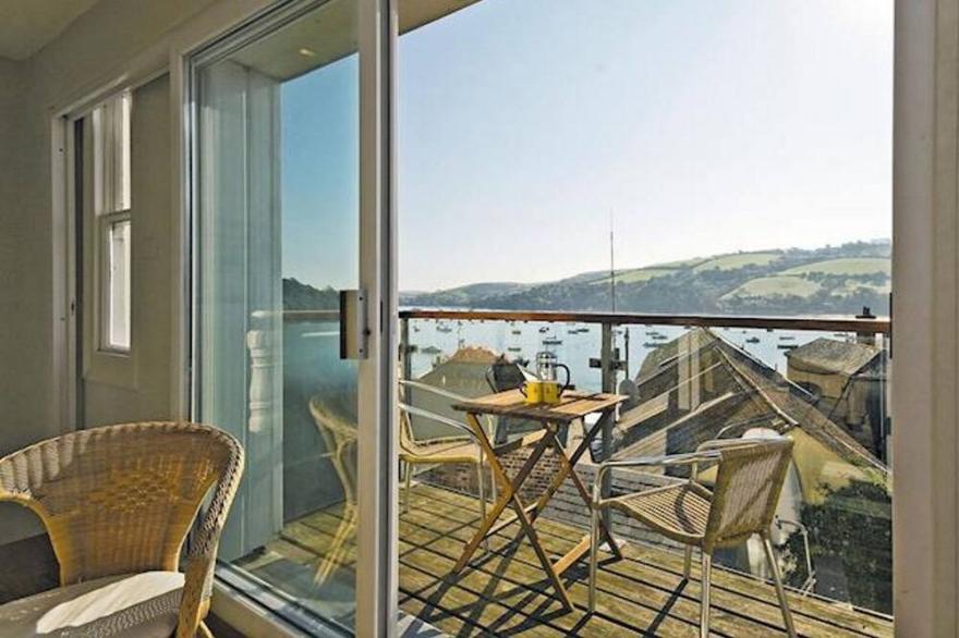Holiday cottage with stunning estuary views in heart of Salcombe, South Devon