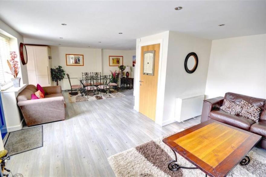 Luxury cottage, sleep 6 people, located in Scarborough's  beautiful old town