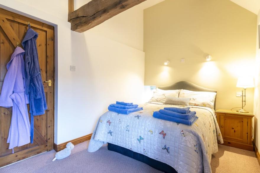 Mintridge - The Oast House - farm stay apartment set within 135 acres
