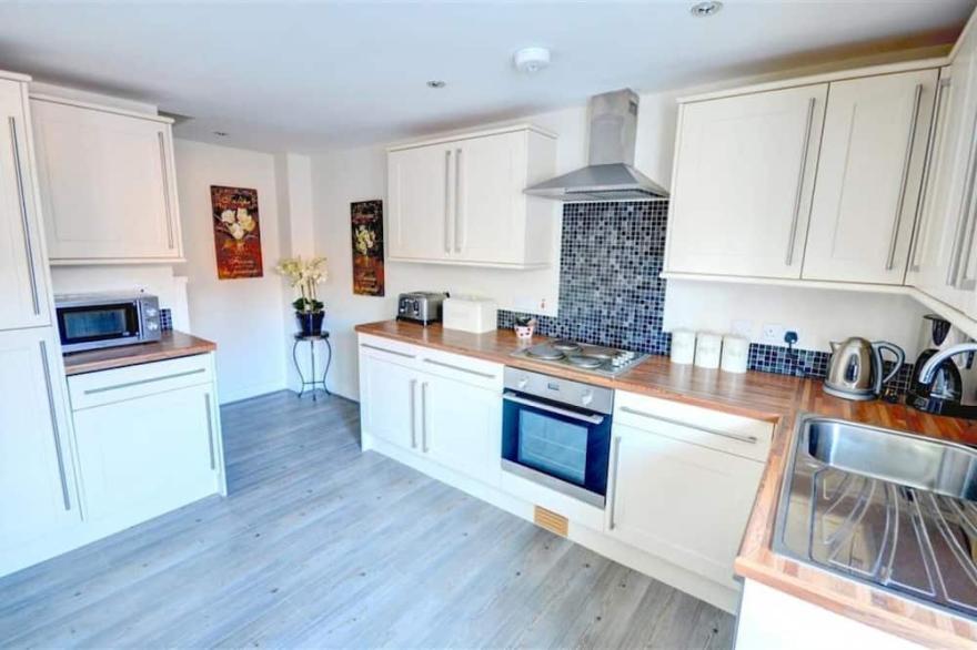 Luxury cottage, sleeps up to four, located in Scarborough's beautiful old town