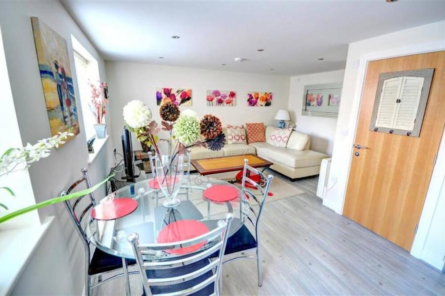 Luxury cottage, sleeps up to four, located in Scarborough's beautiful old town