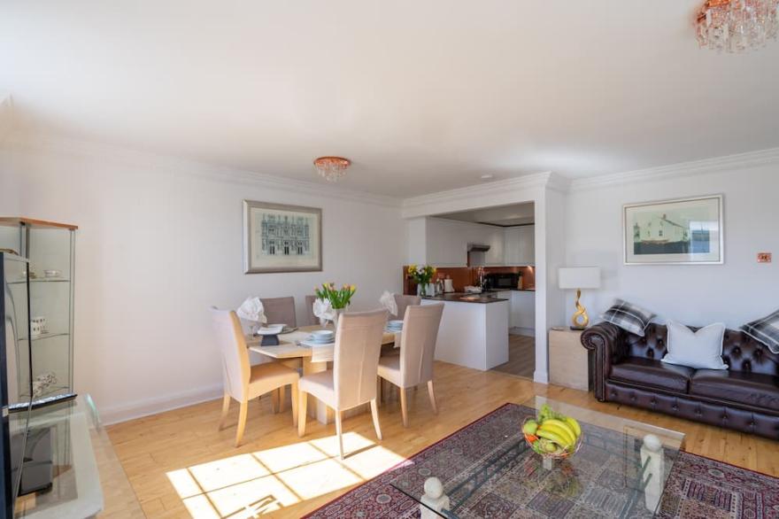 51/18 Caledonian Crescent