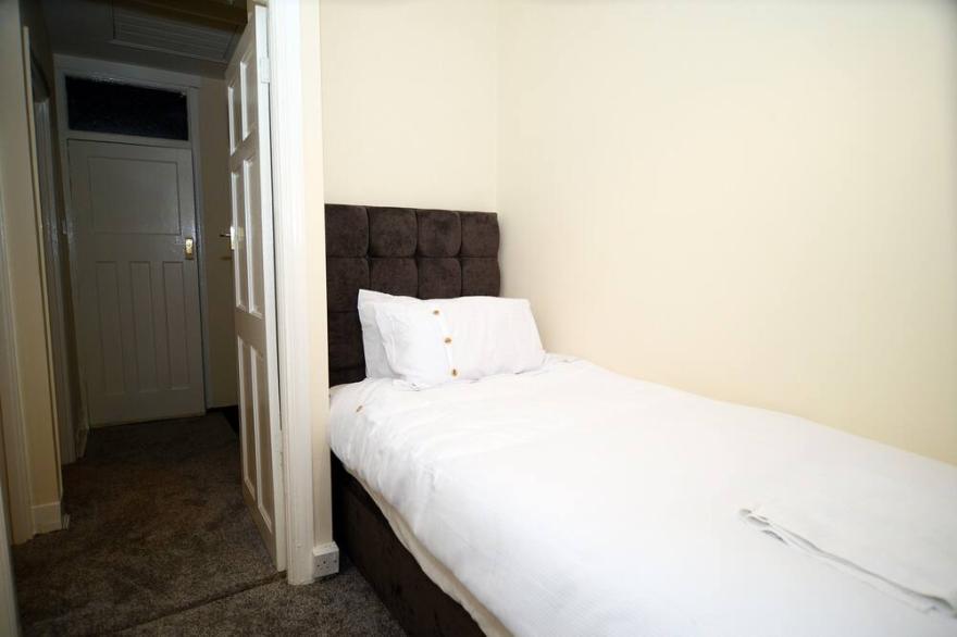 3 bedroom Luxurious London House