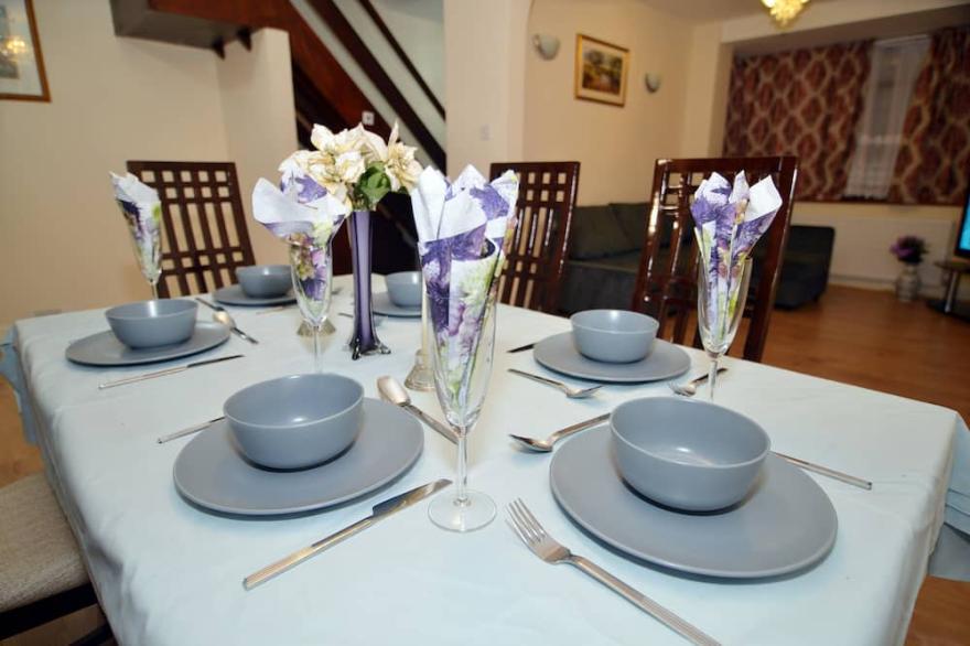 3 bedroom Luxurious London House