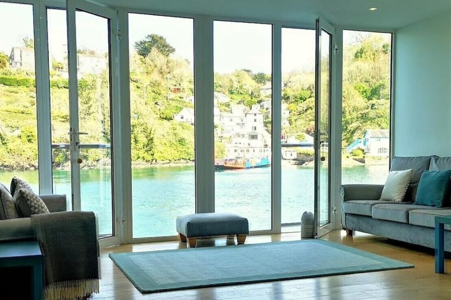 Modern Riverside Terrace House,