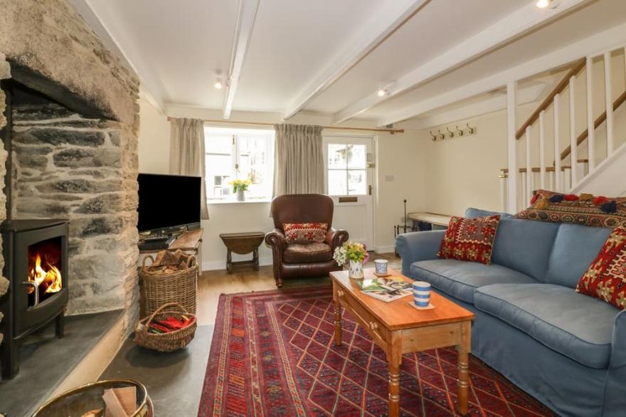 MARY'S HOUSE, pet friendly, luxury holiday cottage in Mylor Bridge