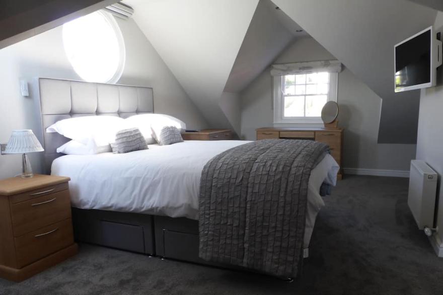 Spacious Family House In Salcombe, Devon, England