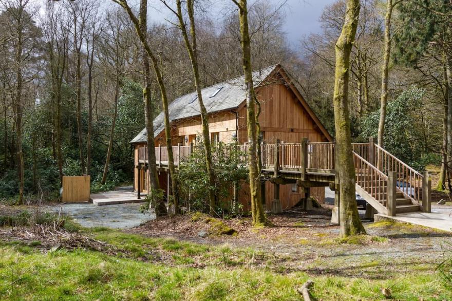 Beautifully Converted Property On The Prestigious Pullwood Bay Estate, Ambleside