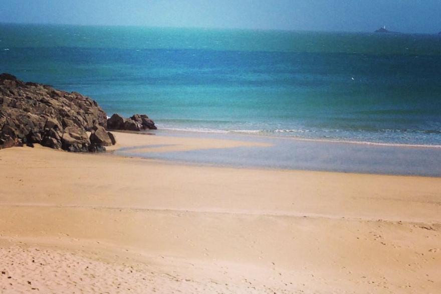 Number Six  - in the heart of St Ives - with parking
