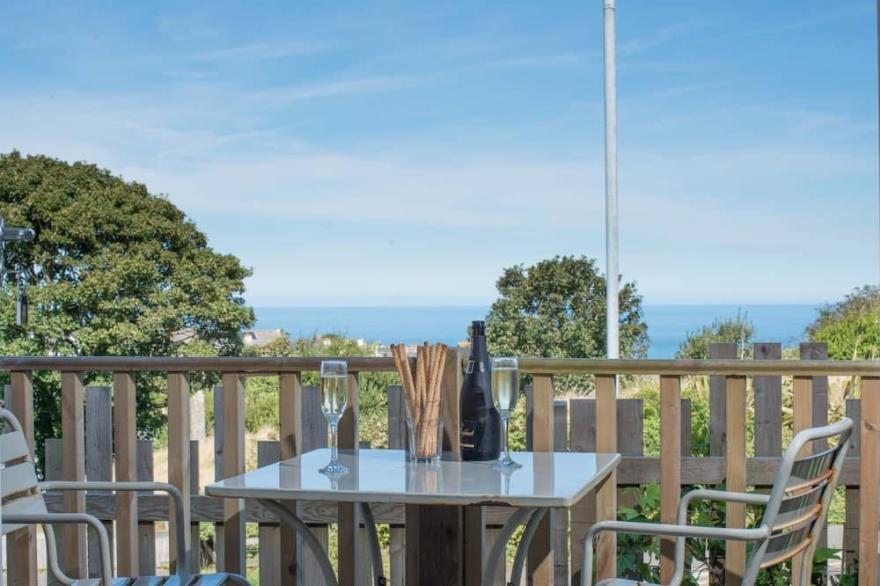 Beautiful, Spacious 2 Bedroomed Property Sleeping 4