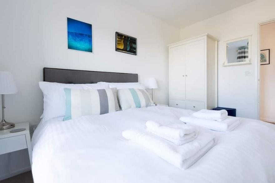 Beautiful, Spacious 2 Bedroomed Property Sleeping 4