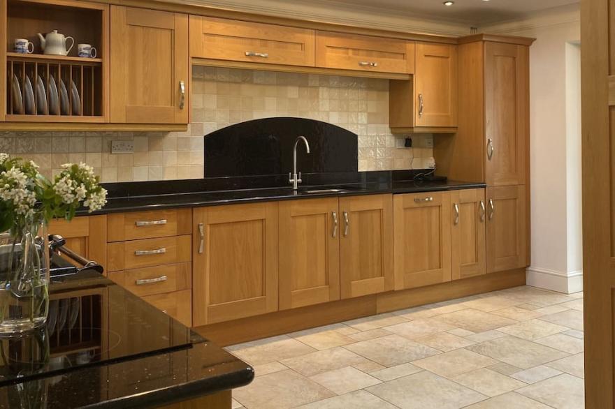 Cardiff / Vale of Glam.  Beautifully appointed modern property in cottage style