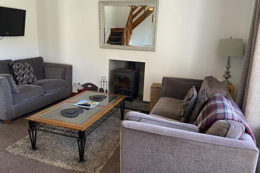 Traditional Croft House With Private Garden And Mountain Views.