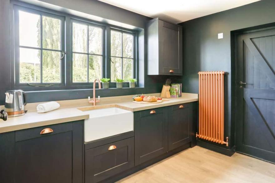 Dog friendly Cotswold holiday cottage near Oxford - Meadow Cottage