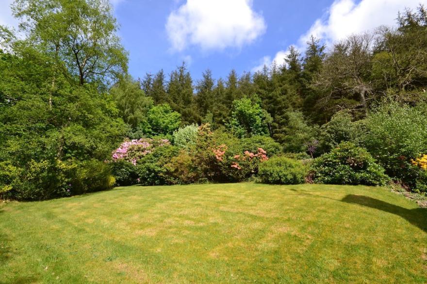 Spacious, detached & private Lakeland hideaway near Cark / Cartmel