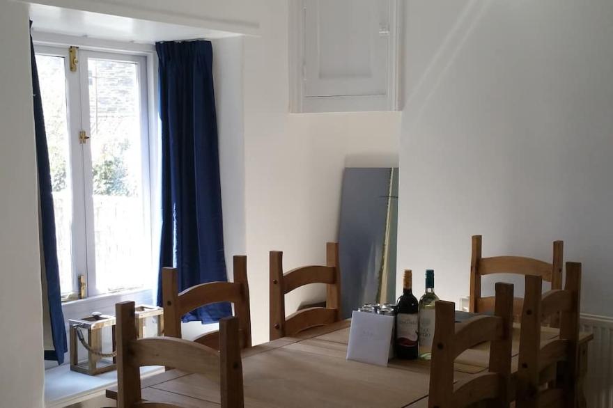 Gorgeous, quiet, and well situated homely pet friendly cottage