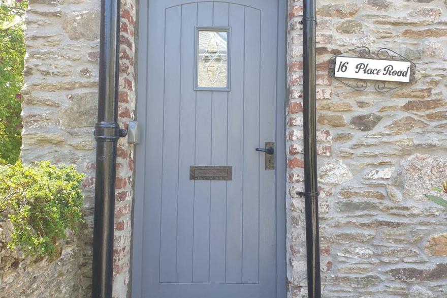 Gorgeous, quiet, and well situated homely pet friendly cottage