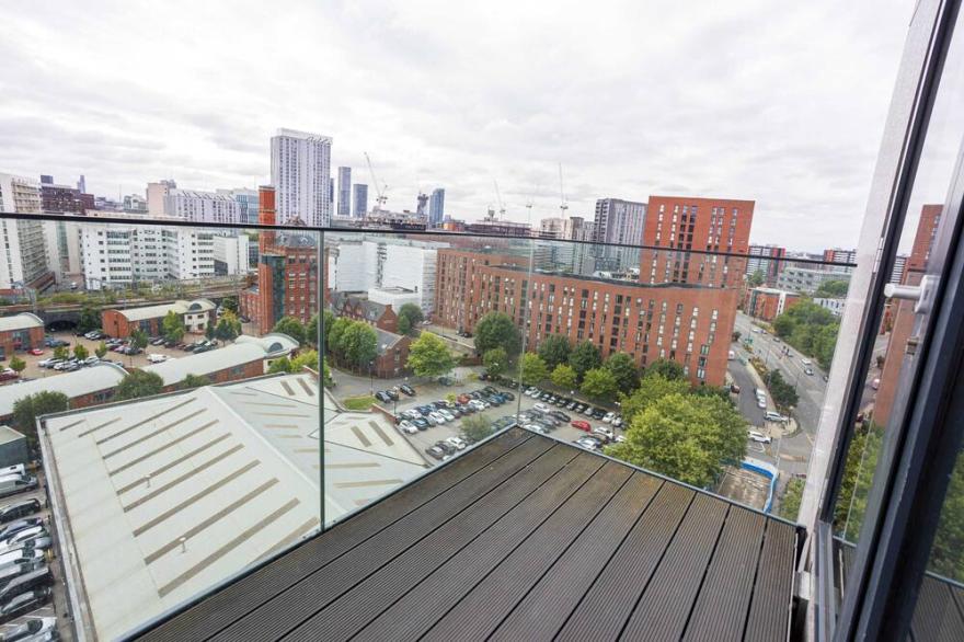 Stunning 2 Bedroom Apartment, Manchester
