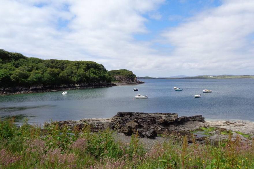 The Seashell..An Amazing Cottage By The Seashore .Beautiful Sea and Island Views