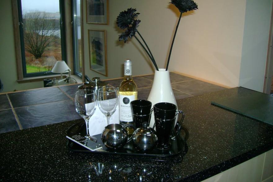The Seashell..An Amazing Cottage By The Seashore .Beautiful Sea and Island Views