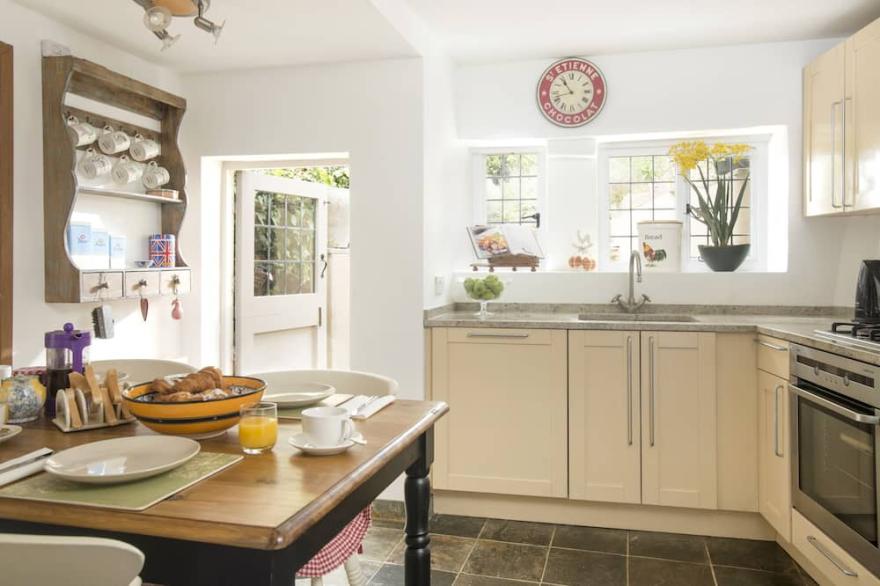 Wonderful Grade II Cotswold Stone Cottage in Perfect Location