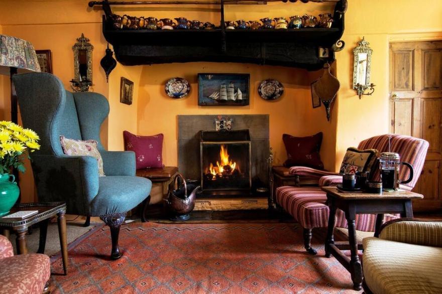 Exceptional 7 Bedroom 14th Century Manor House with large private gardens