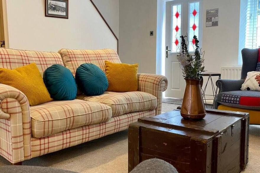Cosy Lakes Cottage Central Ambleside. Pets Allowed