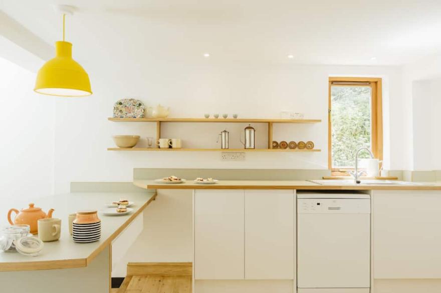 PERFECT CONTEMPORARY RETREAT, NESTLING IN A NATURE RESERVE NEAR TO SEA