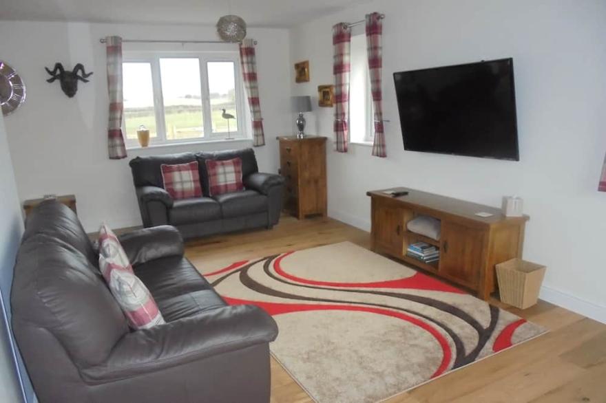 3 bed cottage on farm with hot tub & pool  in quiet village in north yorkshire