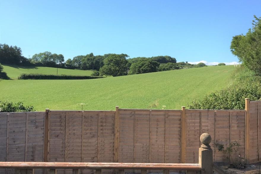 Lovely, modern apartment with countryside and sea views, Seaton/Beer nr Sidmouth