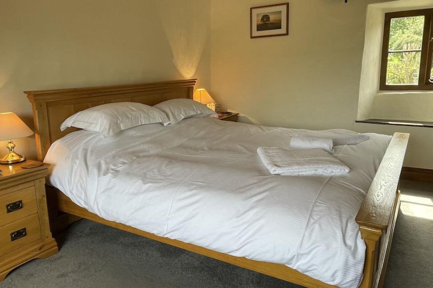 Traditional Dales Cottage with stunning views,