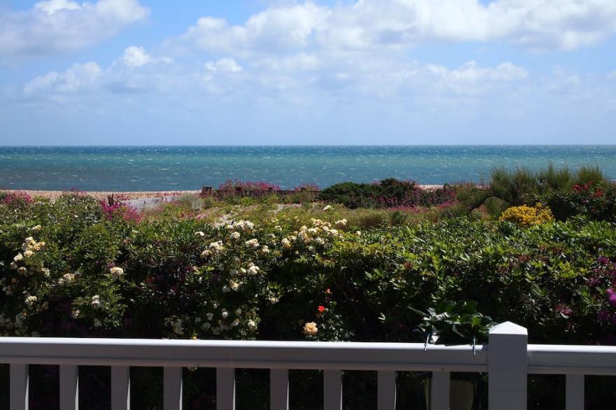 Beach front location, Pet friendly, Full of charachter, Private garden, Sea view
