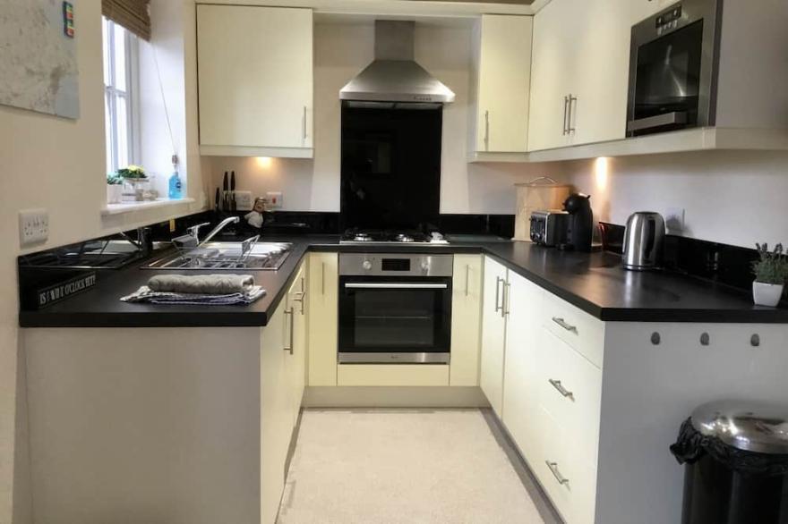 Lavender Cottage, WiFi, holiday complex, Leisure facilities, direct beach access