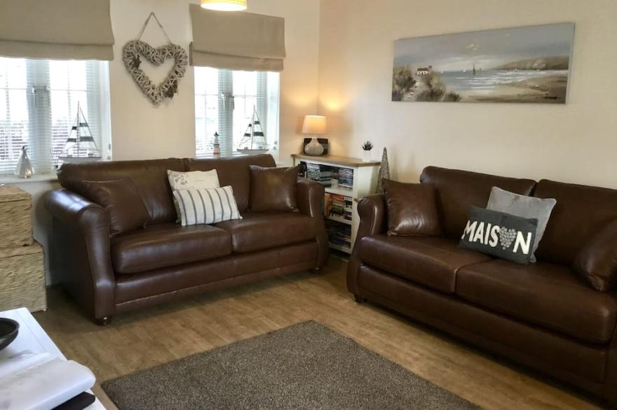 Lavender Cottage, WiFi, holiday complex, Leisure facilities, direct beach access