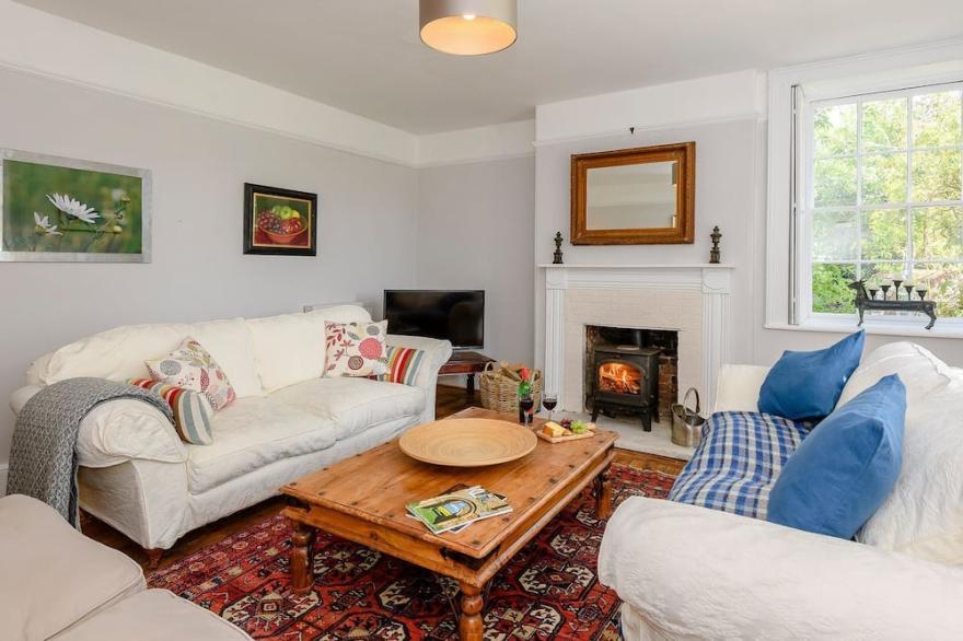 5 bedroom accommodation in Mundford