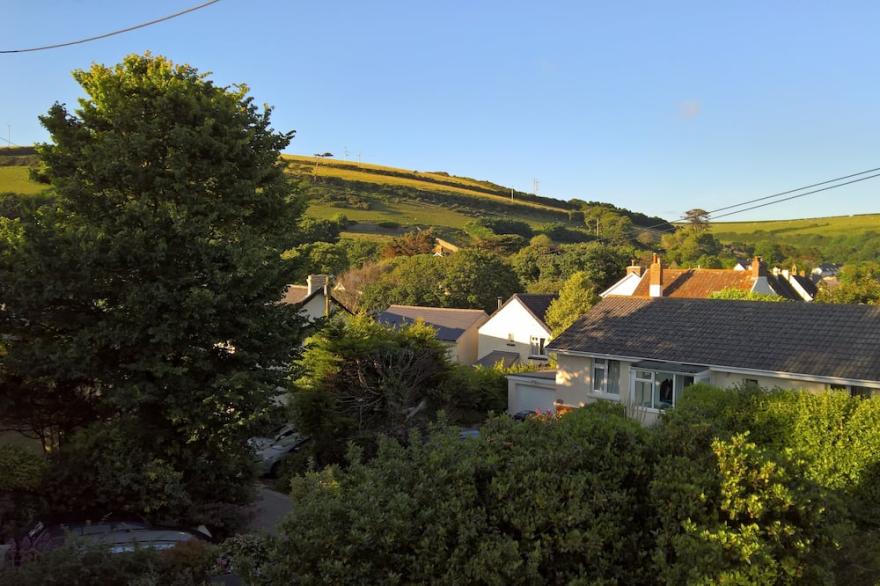 Modern House In The Heart Of Croyde, Walking Distance To Croyde Bay Beach