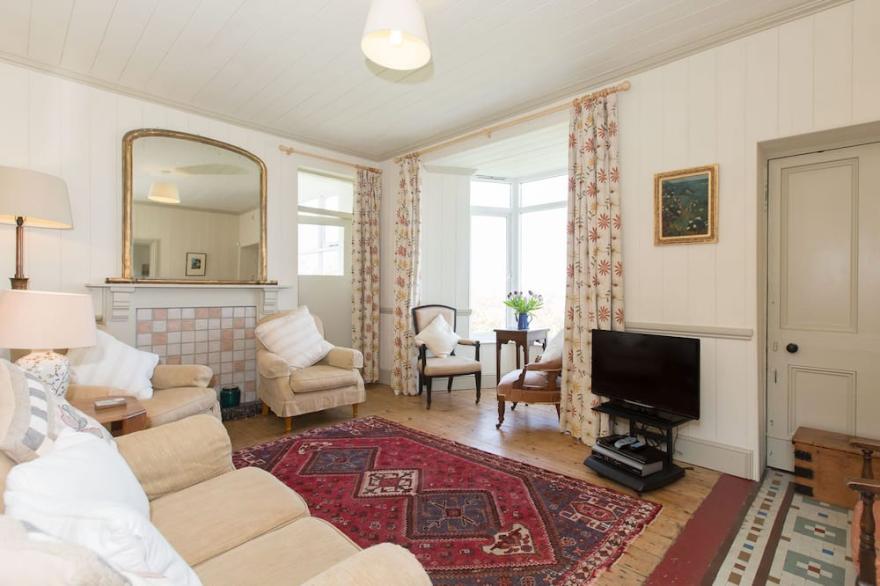 Holiday cottage with beautiful views over the Cornish sea