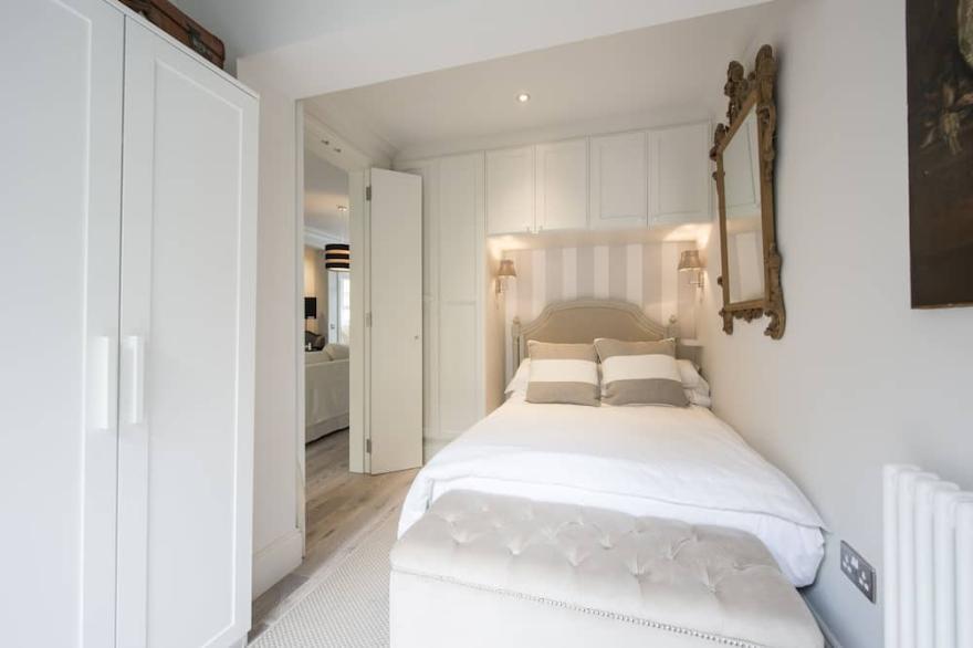 Beautiful Unique Kensington & Chelsea Ground Floor Apartment with Garden