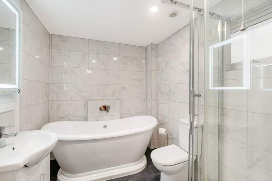 A very spacious and versatile property suitable for couples, young families and those with an infant