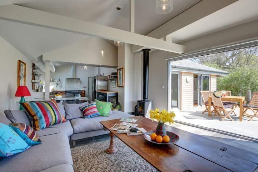 A superb, architecturally designed contemporary lodge in a spectacular location.