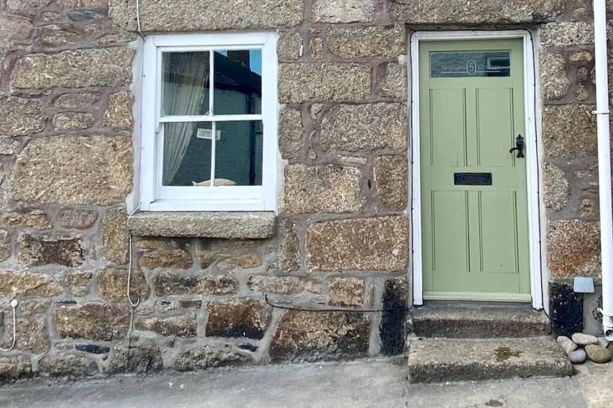 Cosy Character Cottage With Sea View In Mousehole