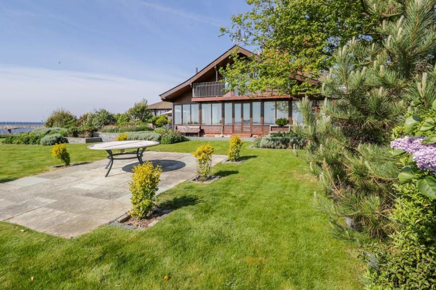VILLA MARINA, country holiday cottage in Barrow-In-Furness