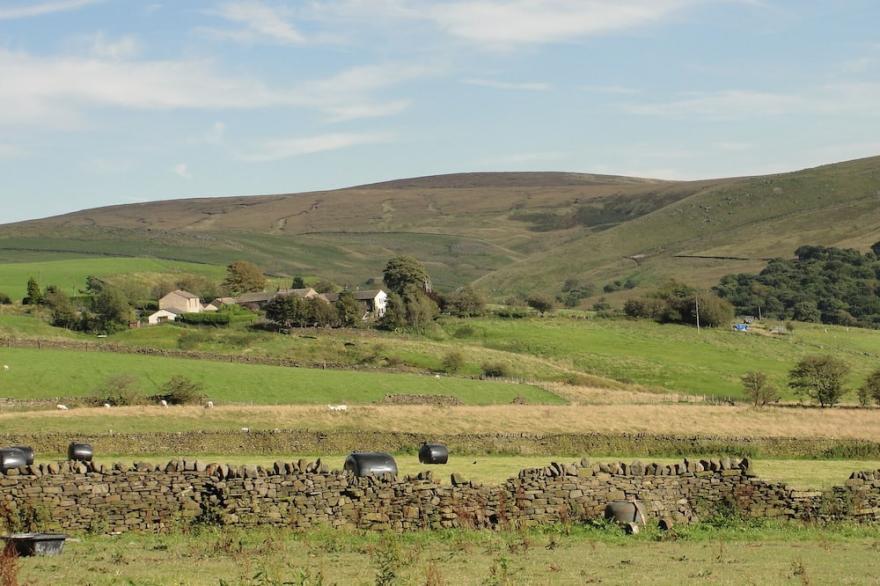 Lovely rural property yet close to amenities and motorway